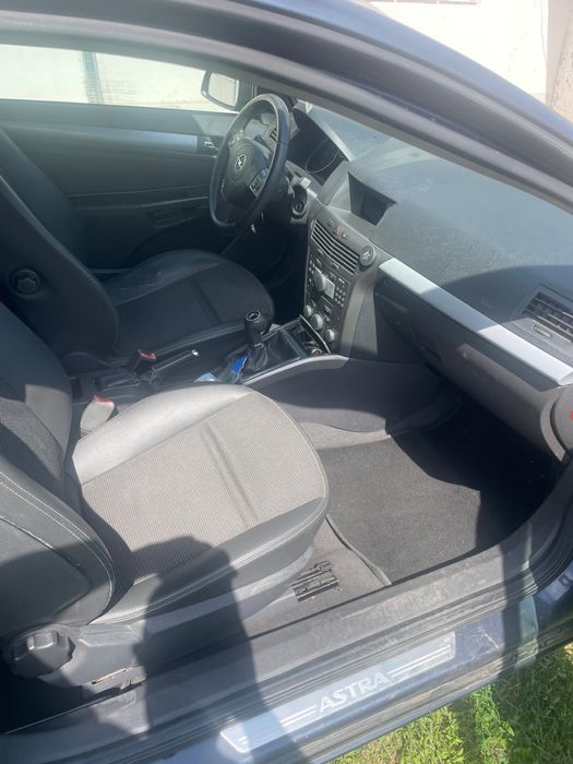 Opel astra h gtc