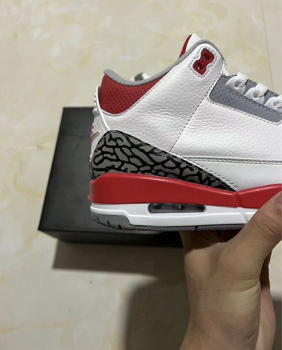 Air Jordan 3 Retro Fire Red (2022)