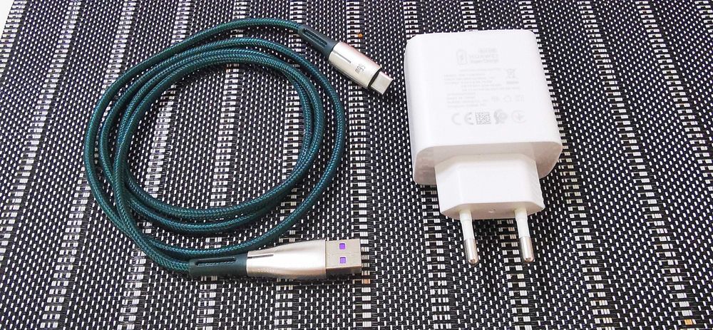 Încărcător huawei 66w 6A turbo charge cu cablu USB-C de 6A (66W)