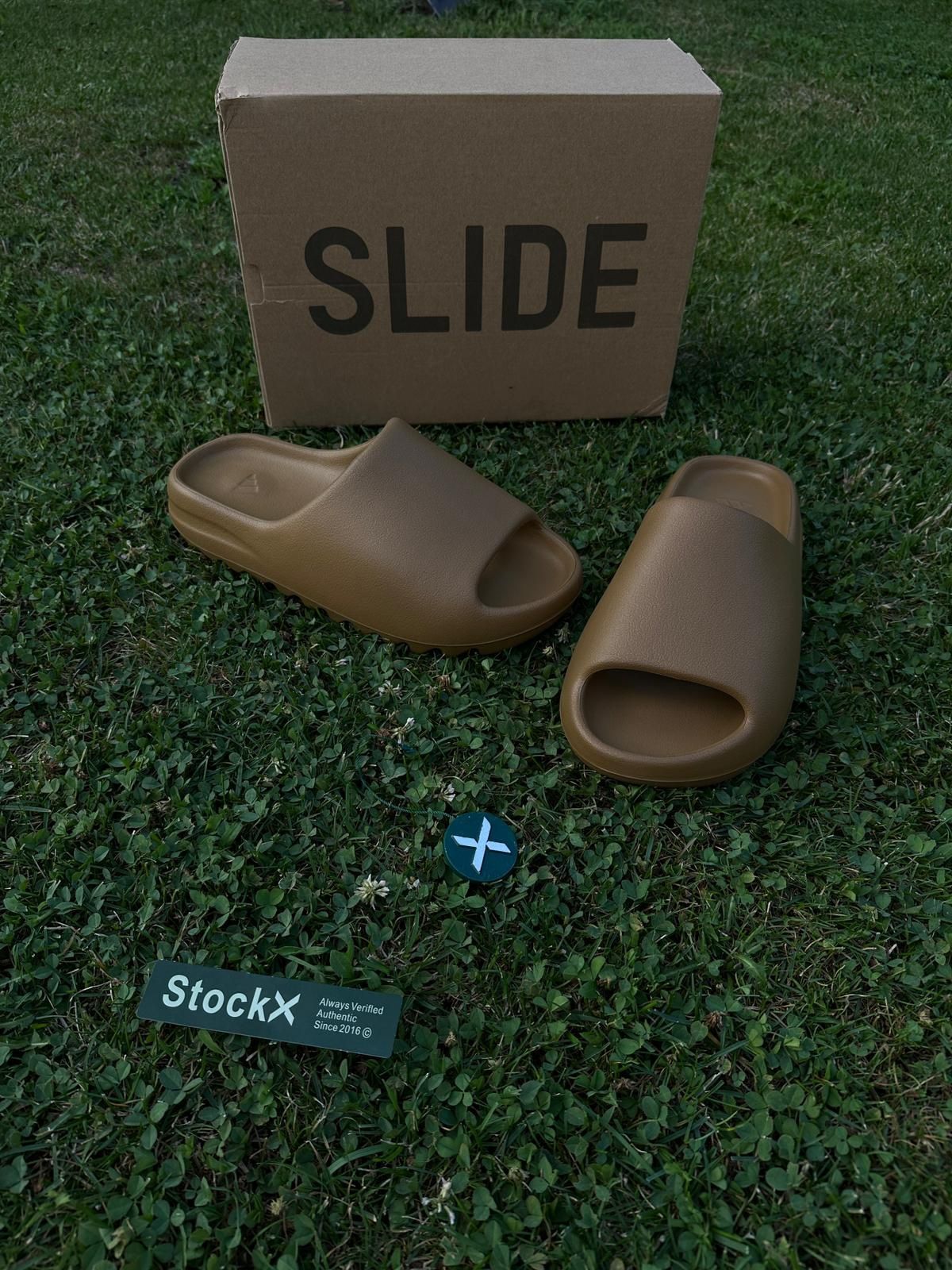 Papuci Yeezy Slide / 2025