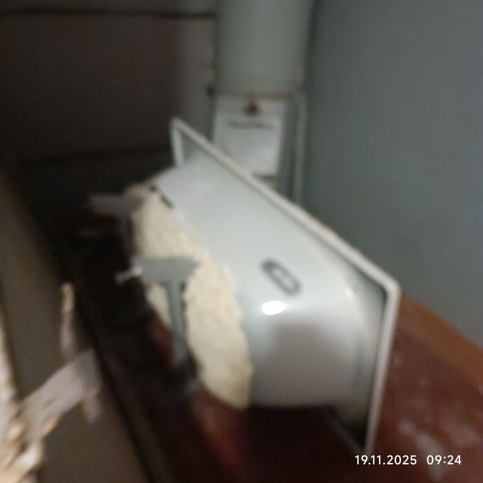 Двери железные б/у ванна 1.5 м б/у