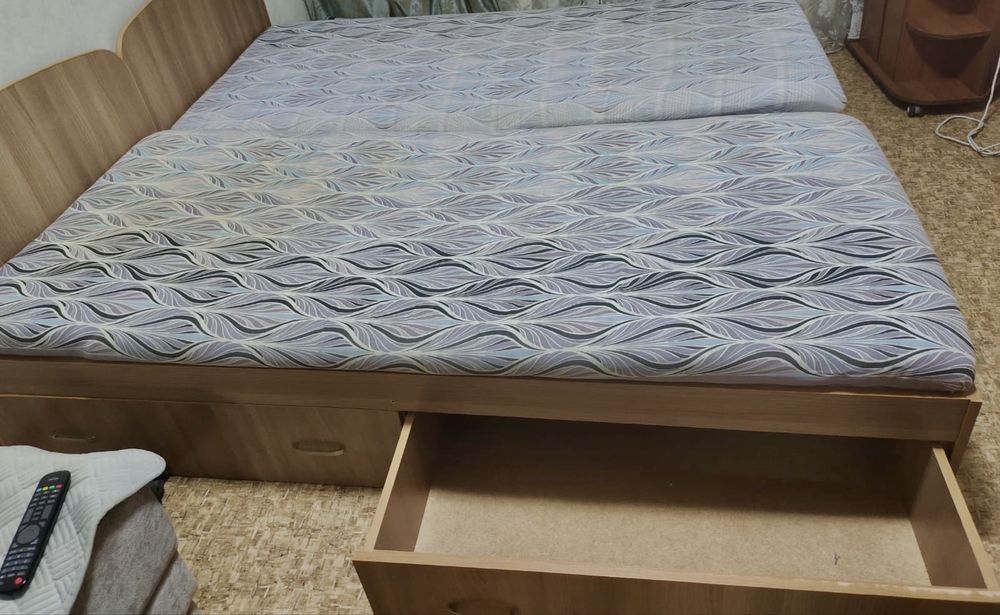 Срочно продам кровати