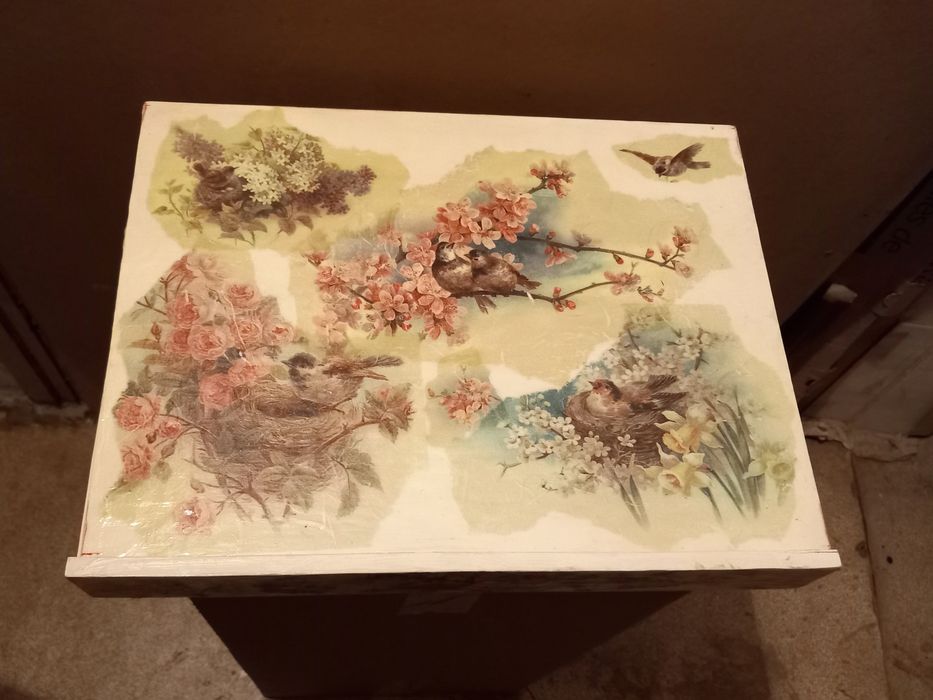 Уникална Дървена кутия за дребни накити и бижута, Ръчно декорирана