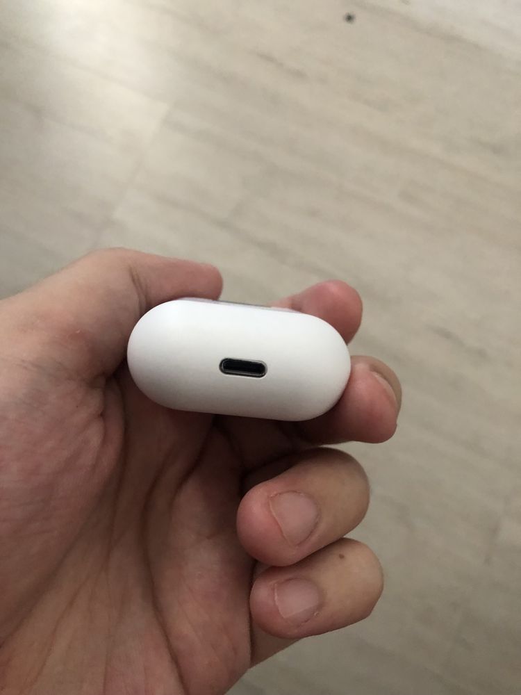 AirPods Срочно продам