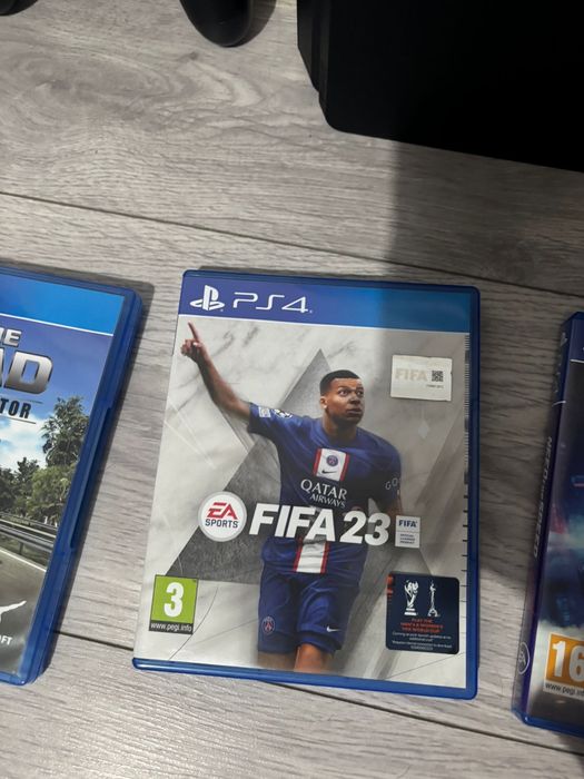 Vand PlayStation 4 500gb aproape nou