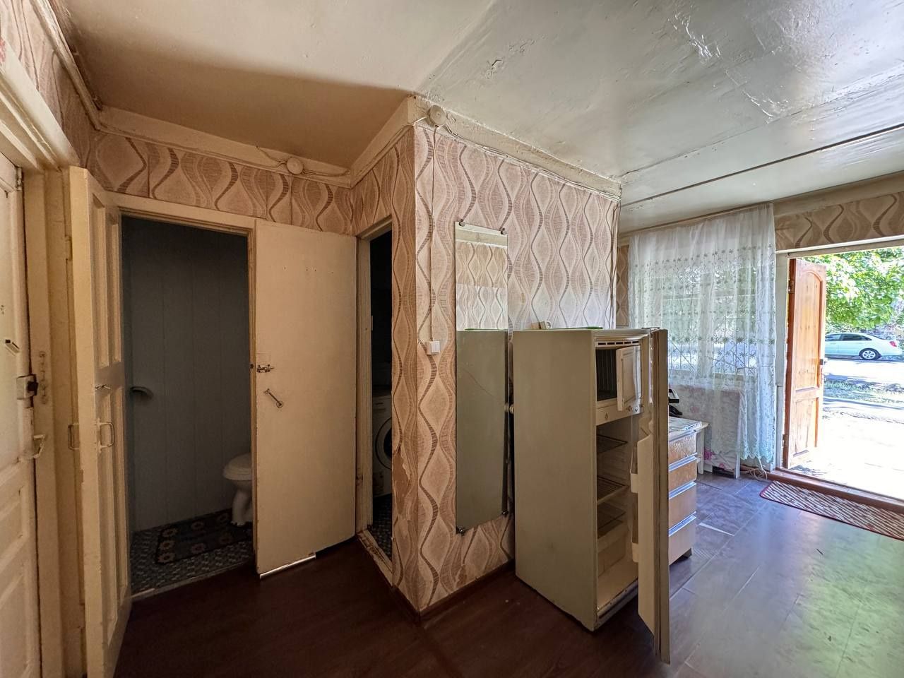 2х. Ком квартиру Сергели Спутнике 6.  1/2 в деревянном доме 35.000 у.е