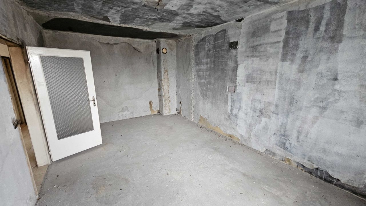 Продава се Тристаен апартамент в Разград, Освобождение - 78 кв.м за 981 €/кв.м - Снимка #3