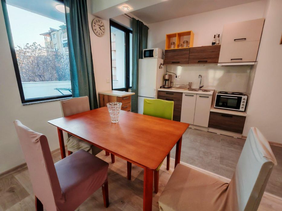 Двустаен апартамент под наем в кв. Кючук Париж