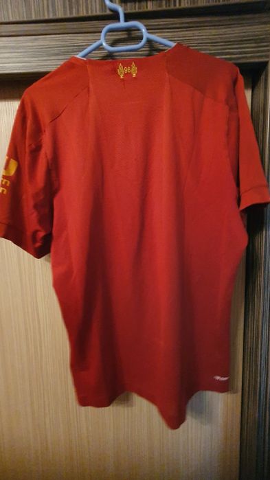 Комплект горнище и тениска на Ливърпул