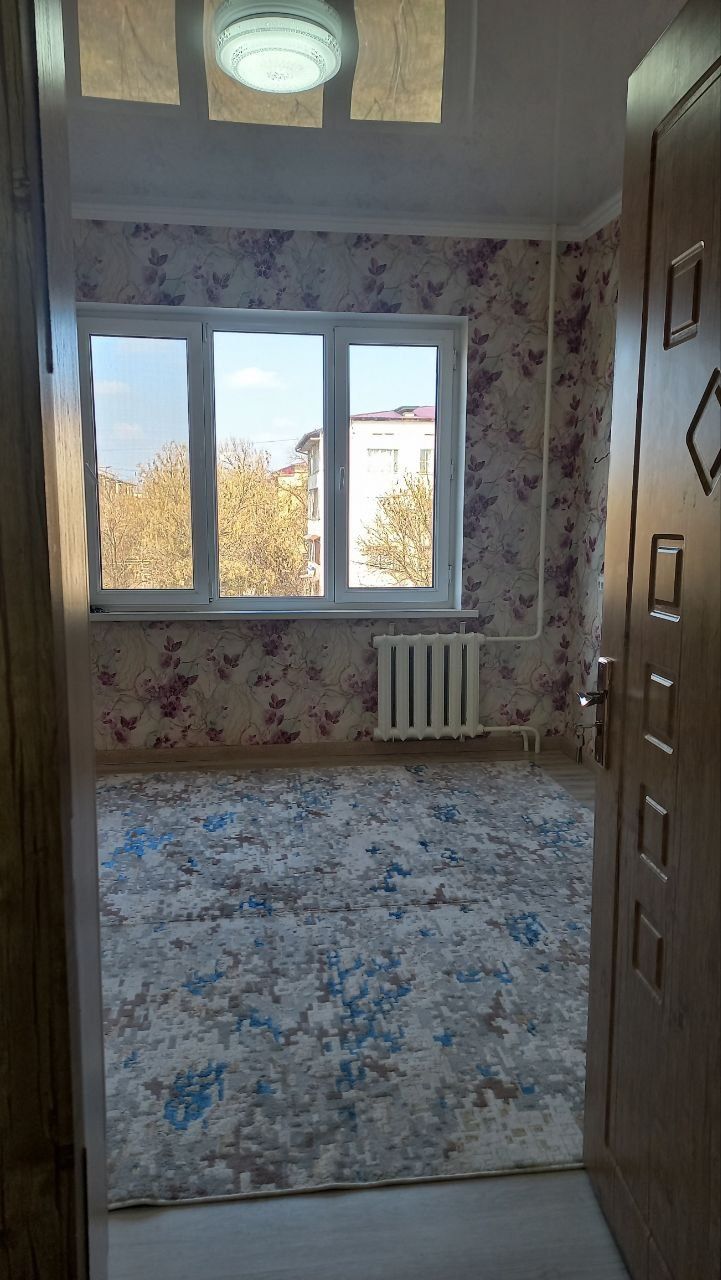 SROCHNA sotuvda qora qamish 2/5, 2 xona 3 etaj
