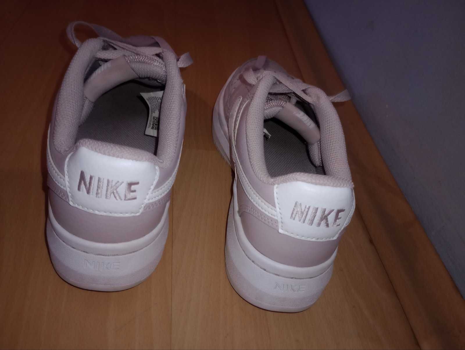 Дамски оригинални маратонки Найк Nike