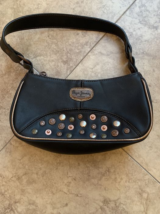 Продавам маркови нови дамски чанти