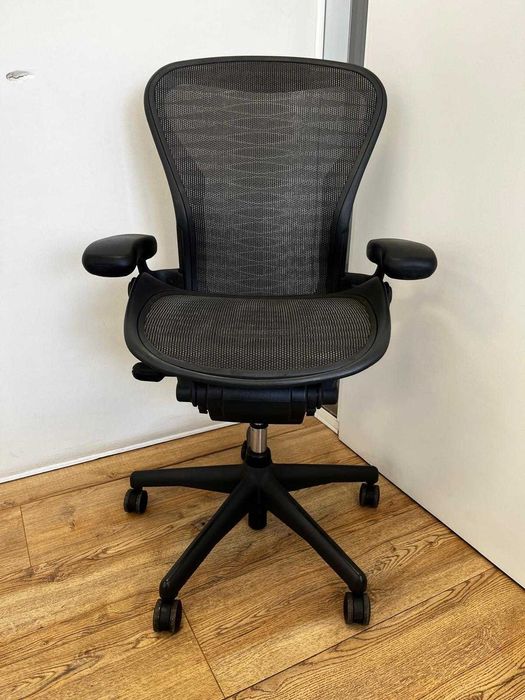 Refurbished Herman Miller Aeron Tuxedo Netweave