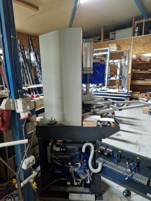 Reparații utilaje de lipit termopan – Automatizări electrice