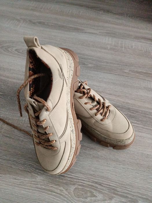 Pantofi / ghete Bershka