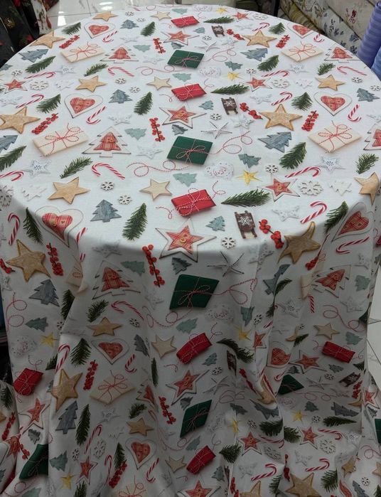 Новогодние скатерти