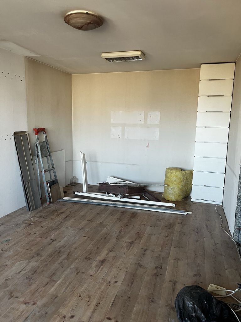 Продава се Двустаен апартамент в Казанлък - 80 кв.м за 925 €/кв.м - Снимка #2
