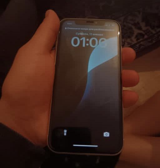 Продам Айфон XR