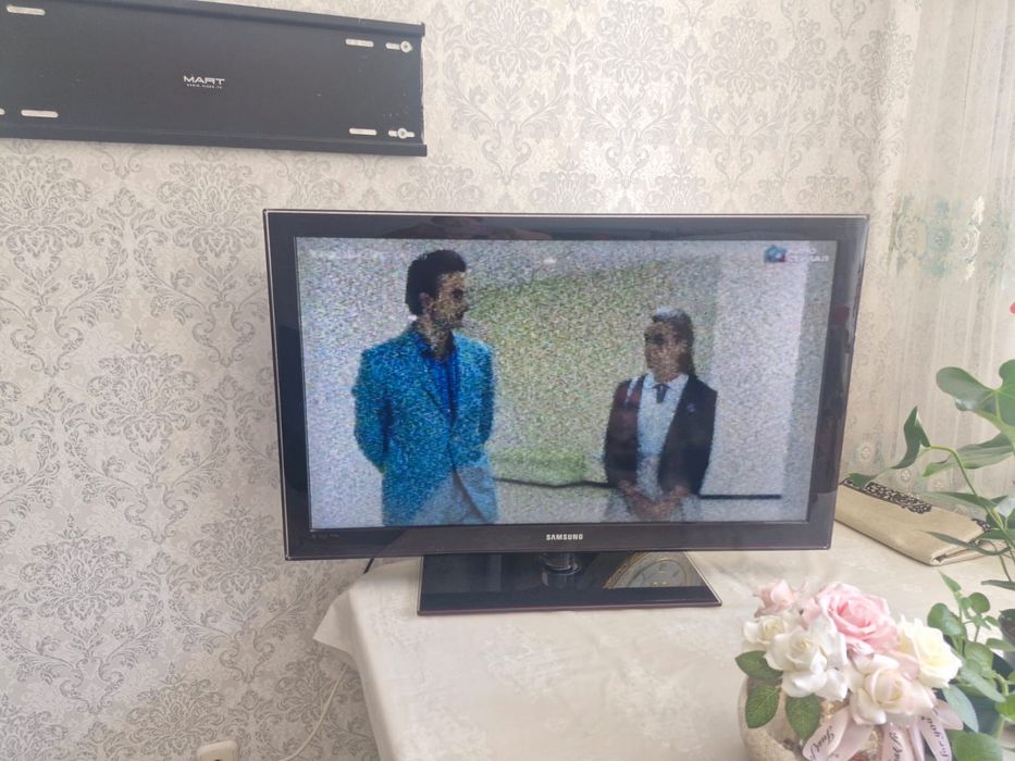 Продам Телевизор самсунг
