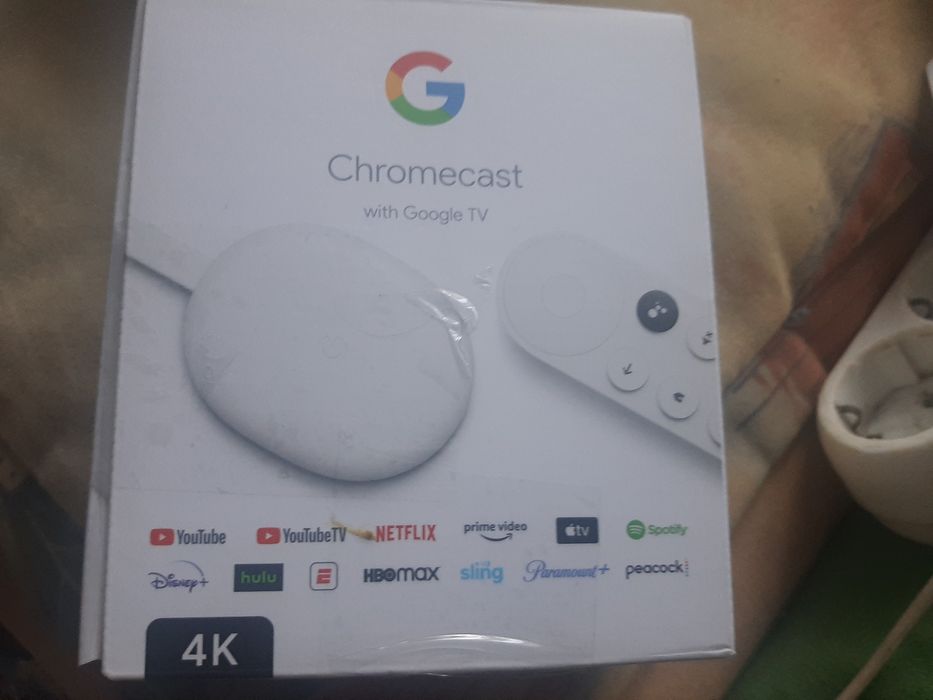 Adaptor  CHROMECAST cu Google TV.
