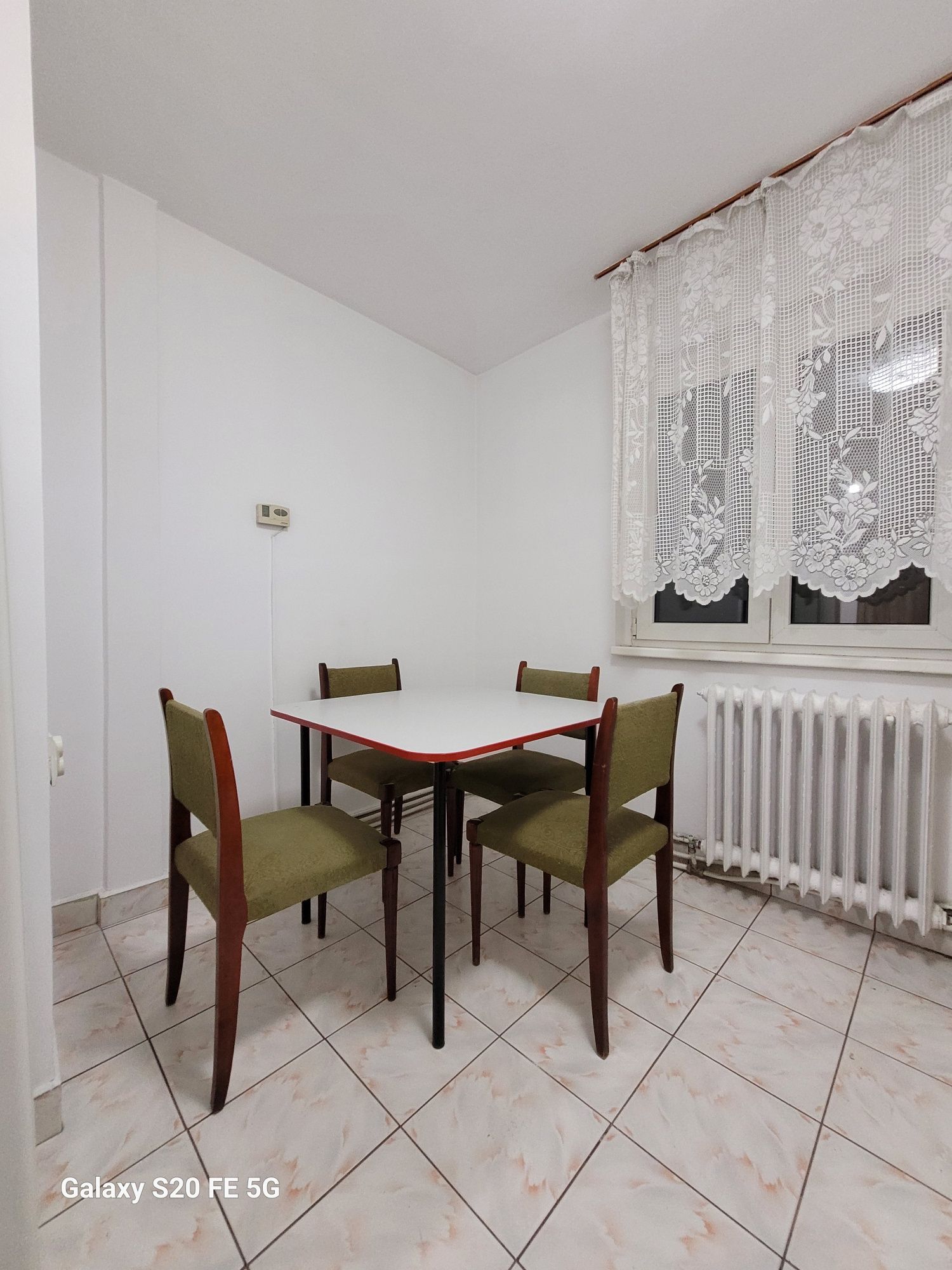 Inchiriez apartament 4 camere