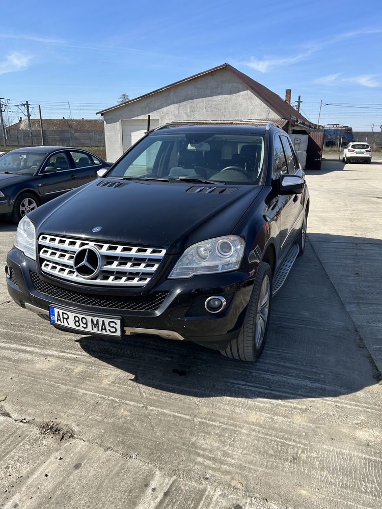 Vând Mercedes ML, Facelift, alcantara, unic proprietar