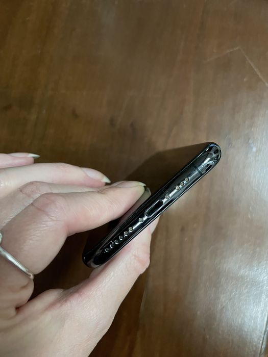 Iphone XS 64GB perfect functional cu ecran fisurat