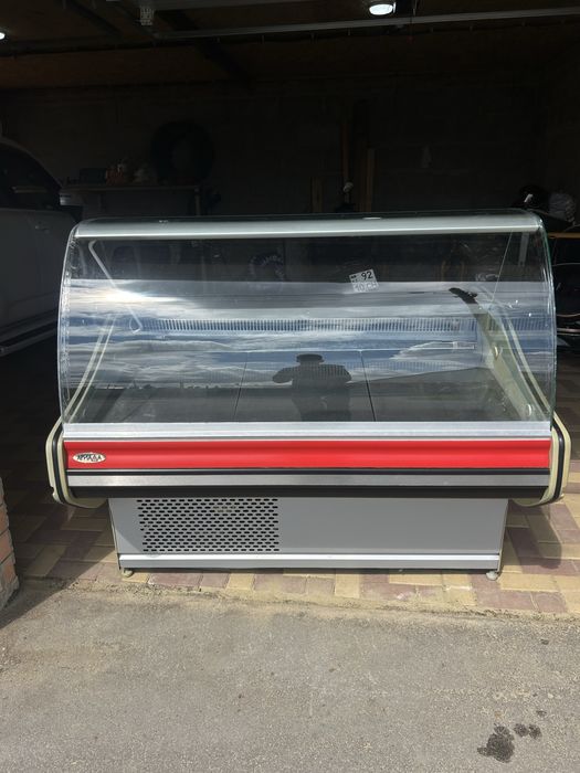 Продам Витрину холодильную, морозильный ларь на 5 сеток , стелажи