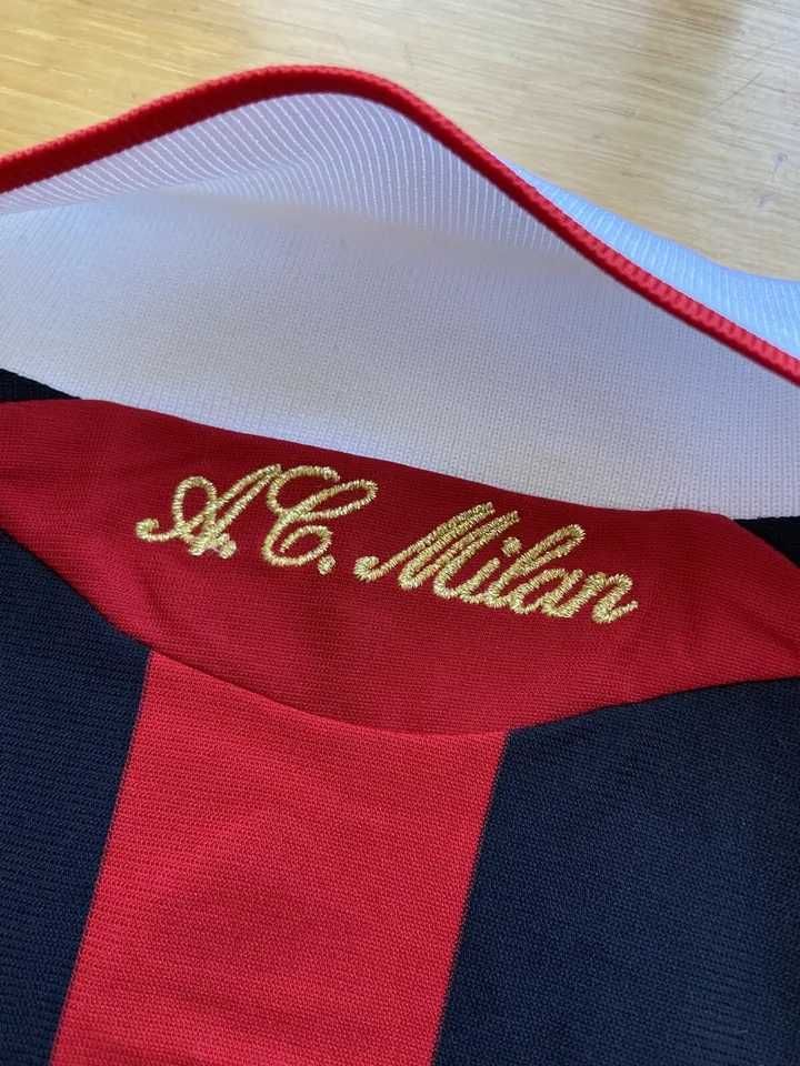 Продаётся футболка AC Milan ОРИГИНАЛ !!