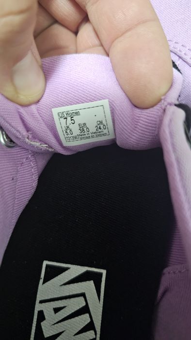 Pantofi sport noi Vans