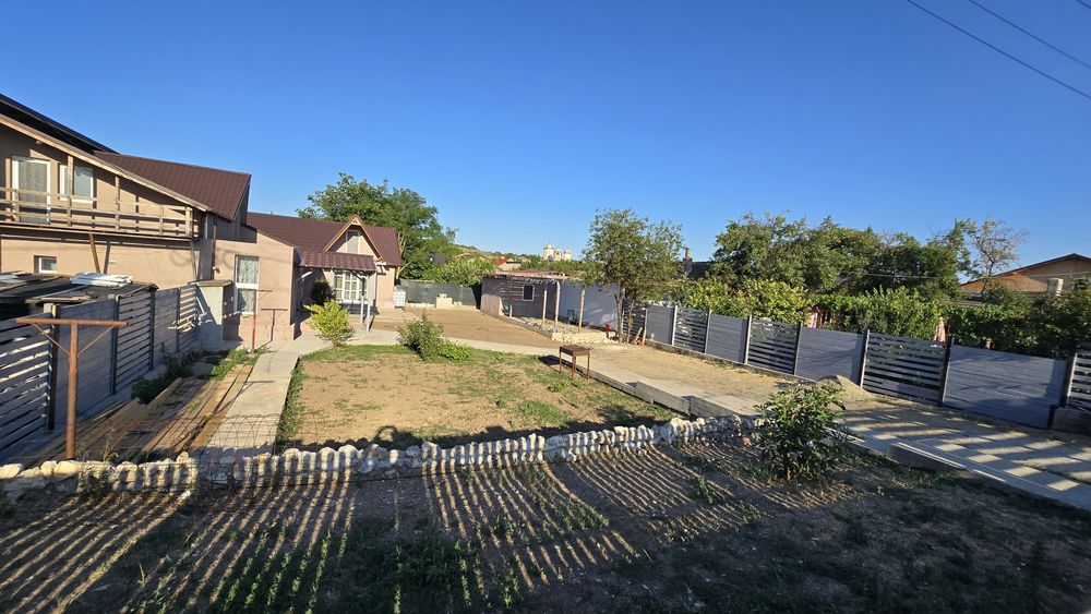 Vand /schimb CASA 130mp locuibili+M