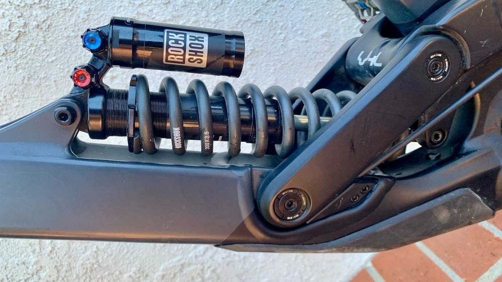 Downhill колело YT Tues 2021 Black magic XL 27.5