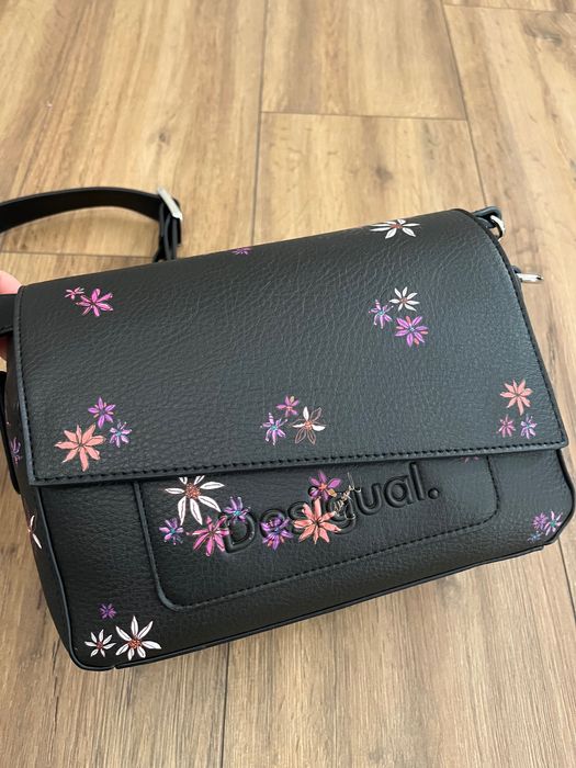 Нова чанта Desigual