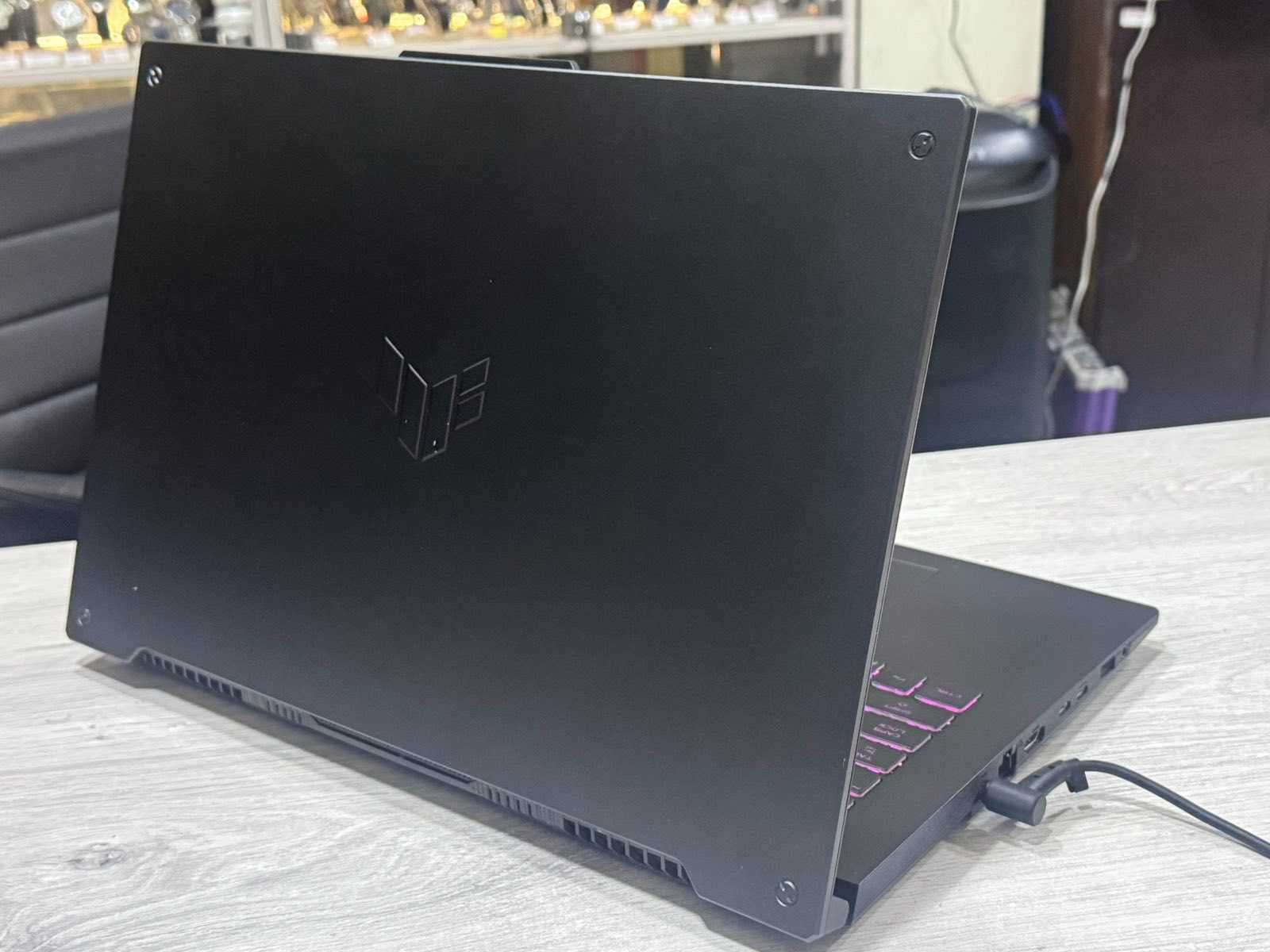 ASUS TUF Gaming F17 /Intel i7-12700H 2.30GHz/16GB RAM/RTX 3050