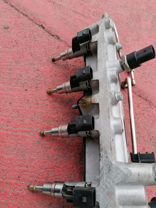 Injector vw golf 5, touran 1.6 Fsi benzină cod motor BAG