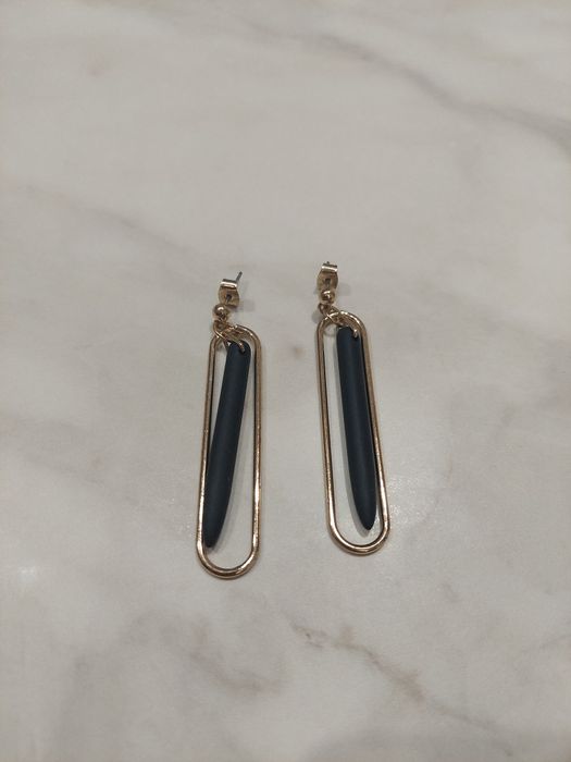 Обици. Всичко по 1 лев