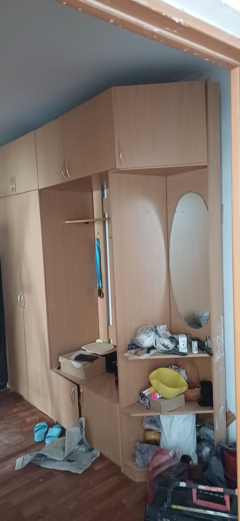 Шкаф домашный для прохожий