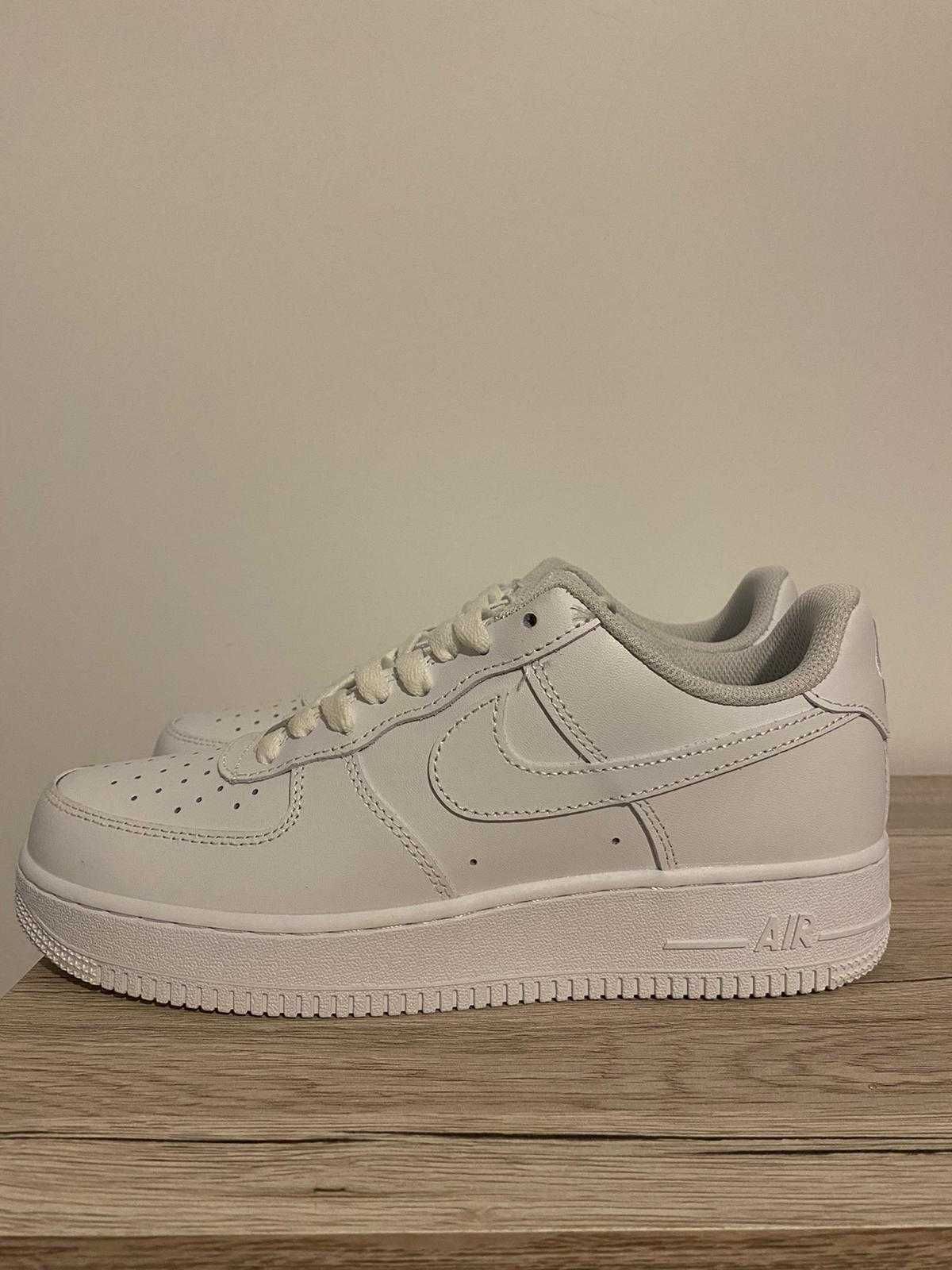 Air Force 1 Triple White