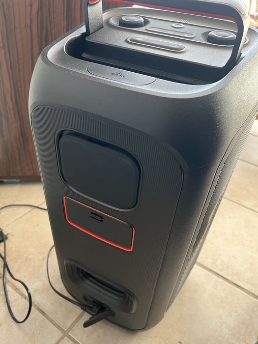 Продавам JBL Partybox 120 , 160w IPX4, Auracast, AI Sound Boost,