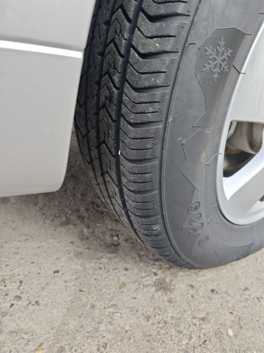 автошины 15/60/205.не крашенные,балоны отличные