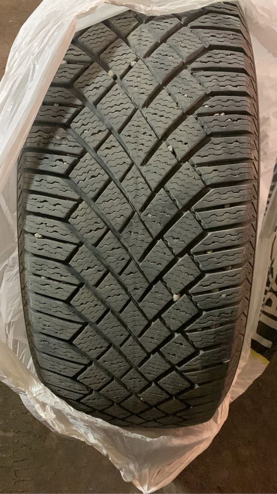 продам комплект шин(липучки) 265/60R18