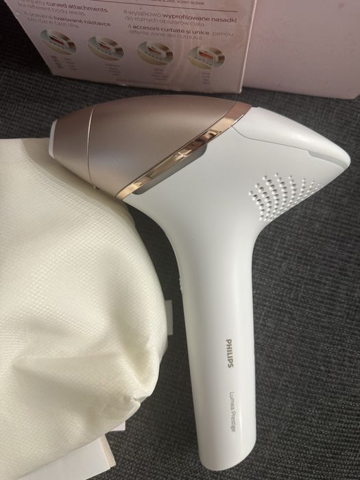 Фотоепилатор Philips Lumea Prestige