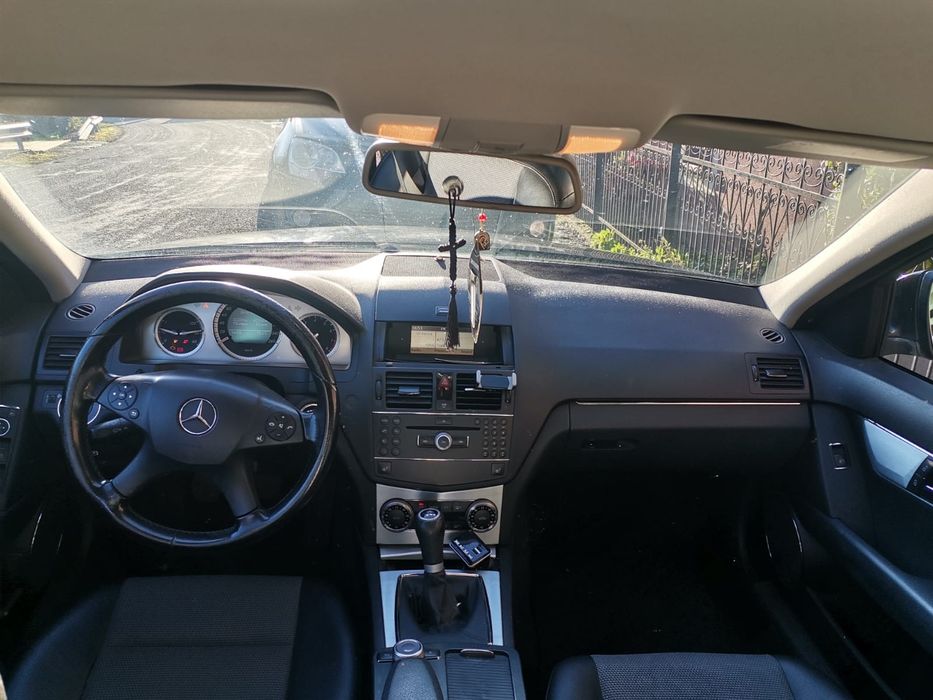 Vând MERCEDES-BENZ C180 KOmpressor