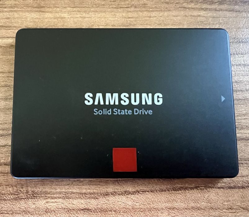 SSD-uri Samsung 860 Pro 512 GB SATA