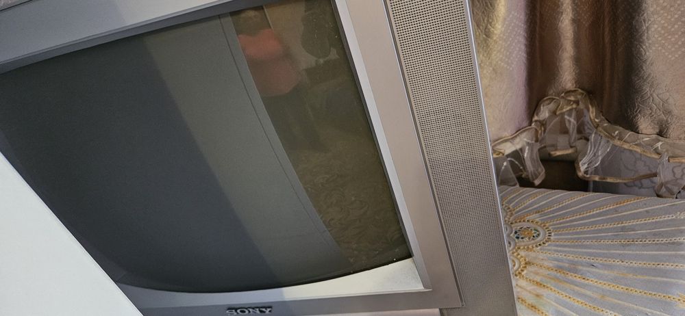 Телевизор SONY  с пультом