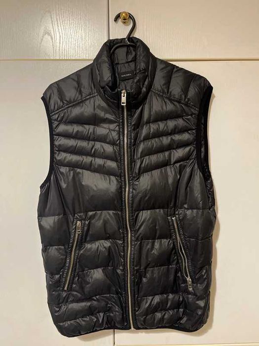 DIESEL vesta umpluta cu puf natural, marime XL