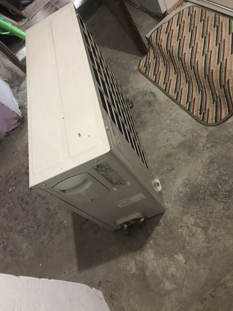 Два броя Климатици LG 12000 за части