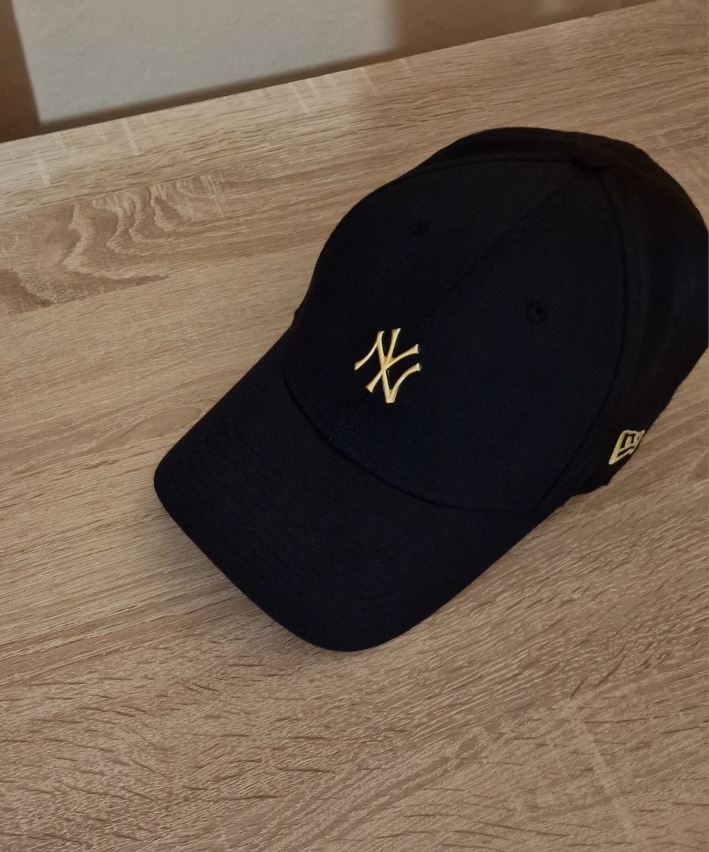 Шапка new era с козирка