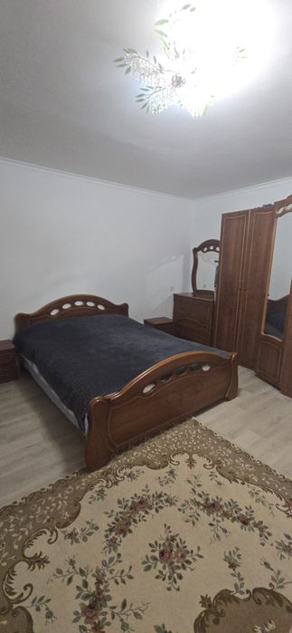 Продам спальный гарнитур