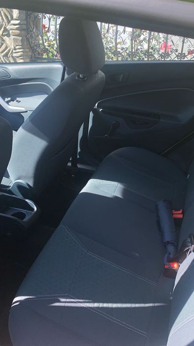 Vând Ford fiesta